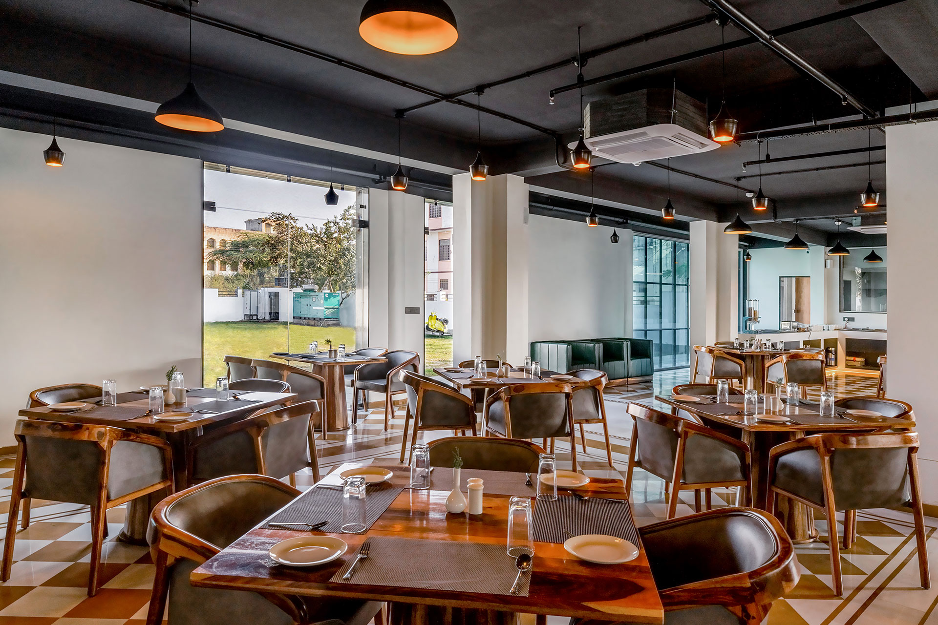 4 star hotel in Udaipur with a view